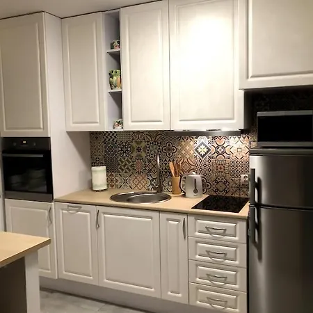 Cozy So Far Apartment