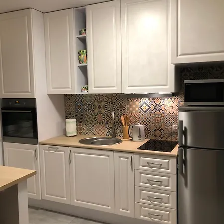 Cozy So Far Apartment *